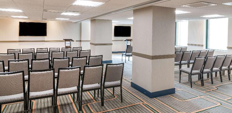 هتل Hilton Garden Inn Flint Downtown