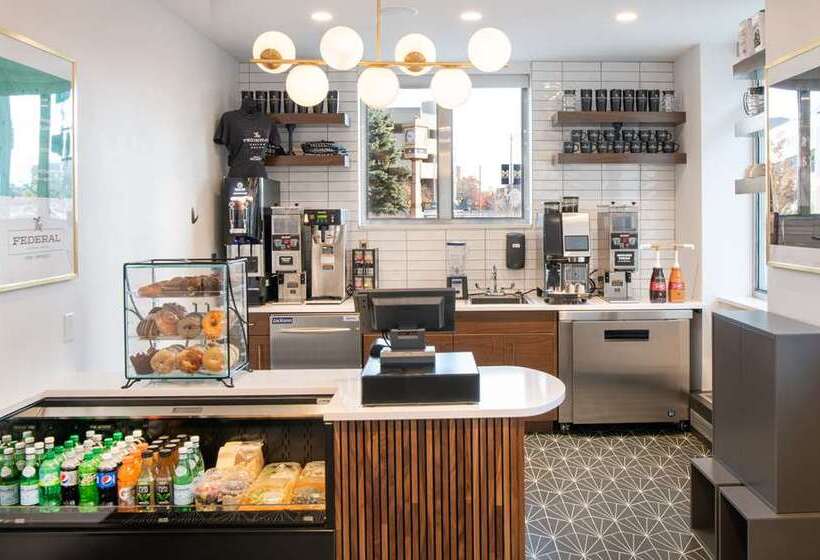 هتل Hilton Garden Inn Flint Downtown
