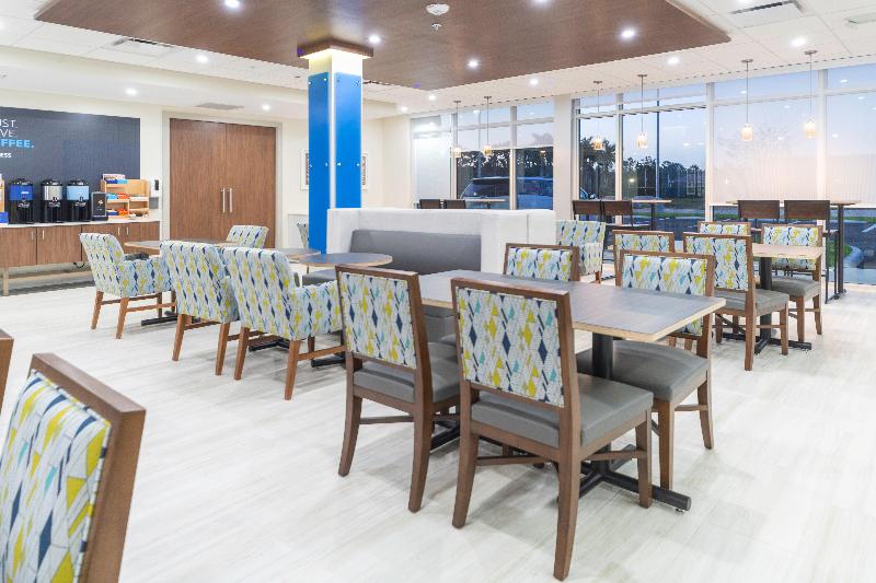 בית מלון כפרי Holiday Inn Express & Suites   Fort Myers Airport, An Ihg