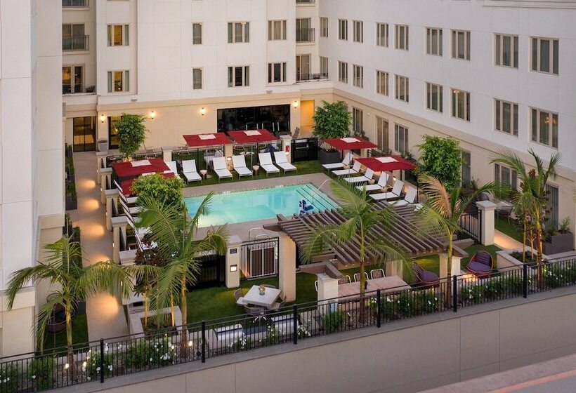 בית מלון כפרי Residence Inn Los Angeles Glendale