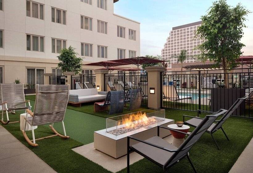בית מלון כפרי Residence Inn Los Angeles Glendale