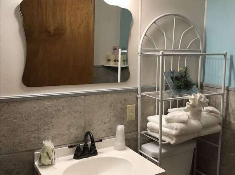فندق Seacrest Inn