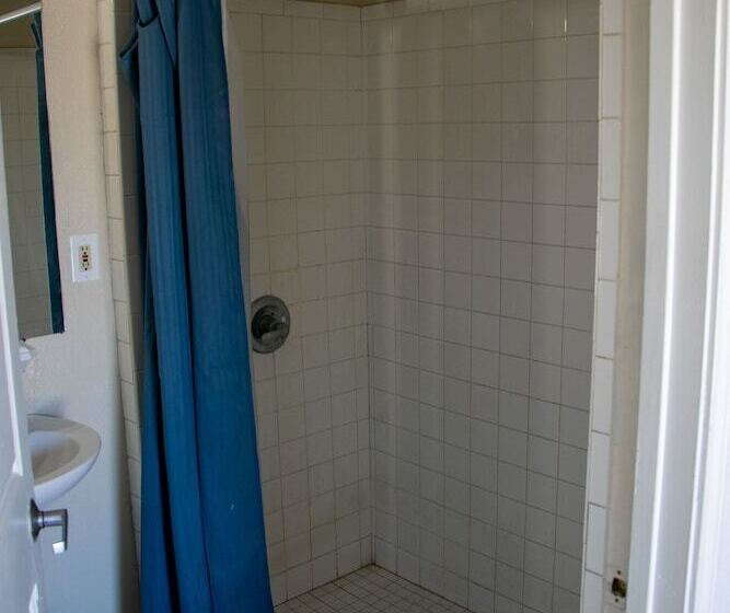 汽车旅馆  Best Budget Inn