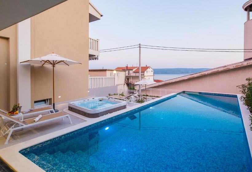 پانسیون Villa Mandalinic