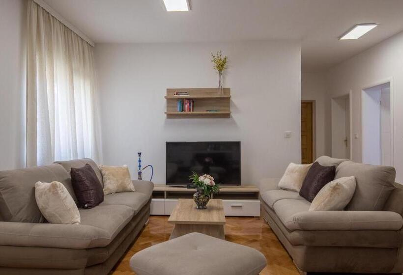 پانسیون Villa Mandalinic