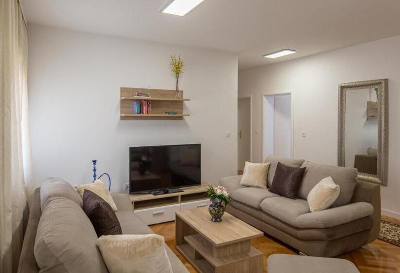 پانسیون Villa Mandalinic