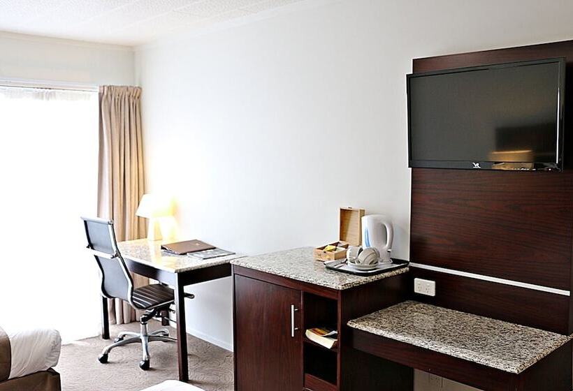 Отель Airport Gateway