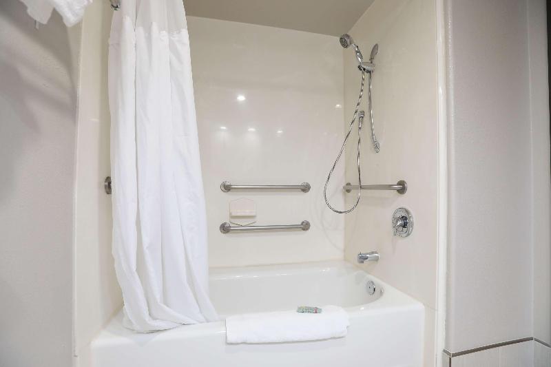 هتل Best Western Lanai Garden Inn & Suites