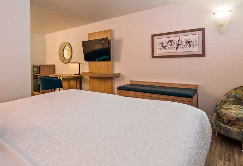 هتل Best Western Plus Capitola By The Sea Inn & Suites