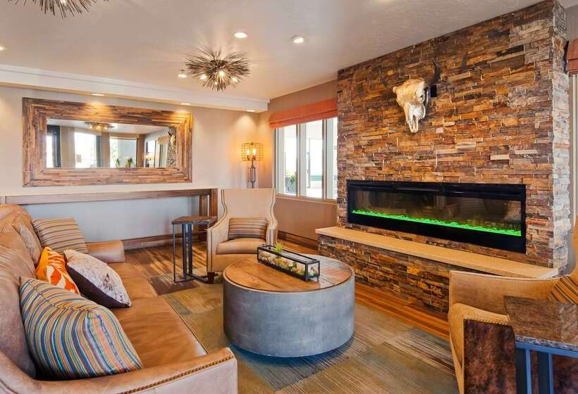 فندق Best Western Plus Cottontree Inn
