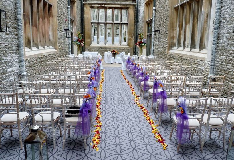 בית מלון כפרי De Vere Tortworth Court