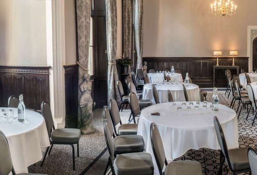 בית מלון כפרי De Vere Tortworth Court