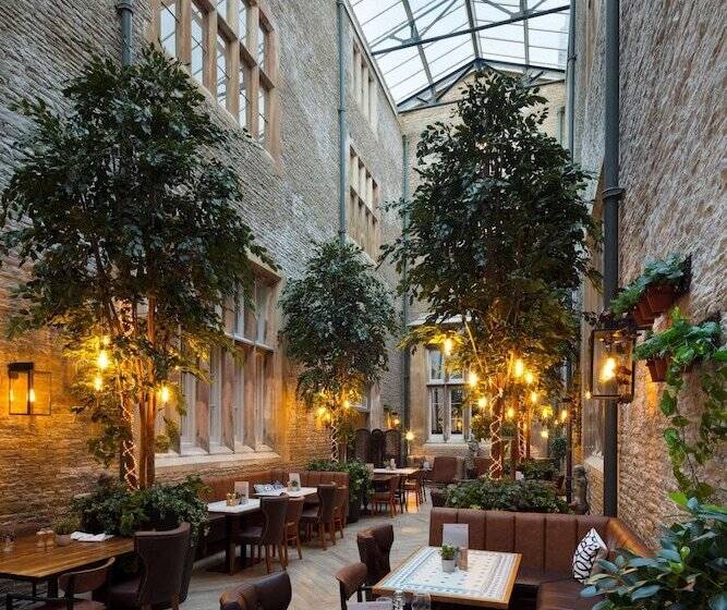 בית מלון כפרי De Vere Tortworth Court