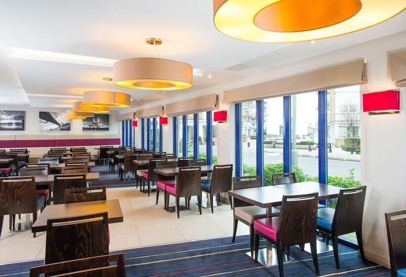هتل Holiday Inn Express London   Wandsworth, An Ihg