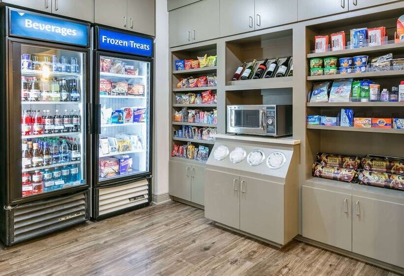 호텔 Richmond Inn & Suites Trademark Collection By Wyndham