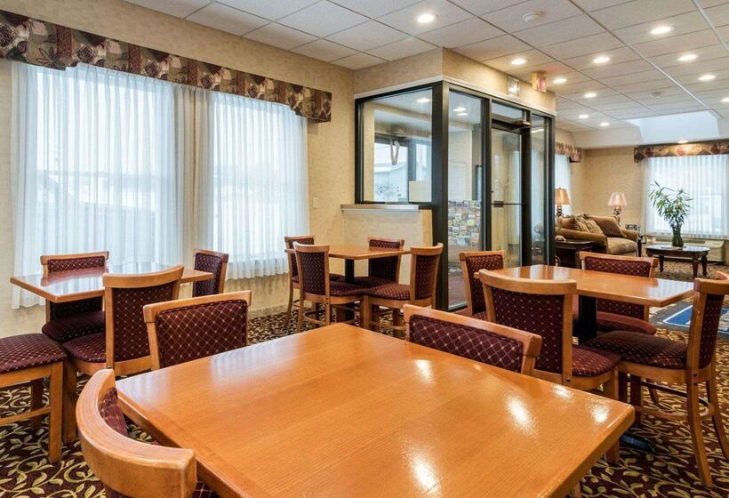 בית מלון כפרי Rodeway Inn