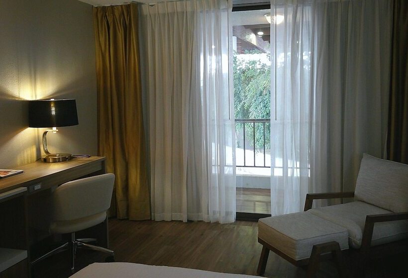 هتل Wyndham Garden Detroit Metro Airport