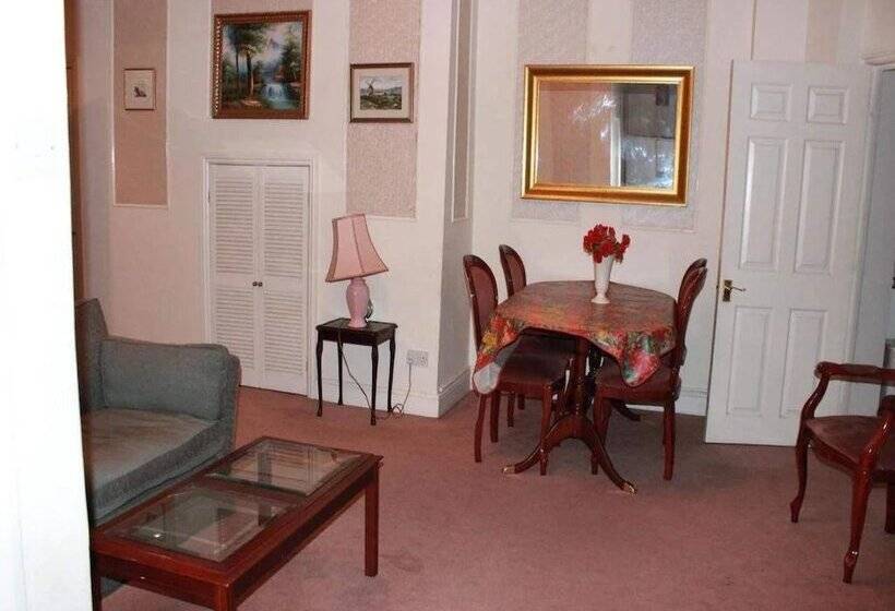 Kensington Court