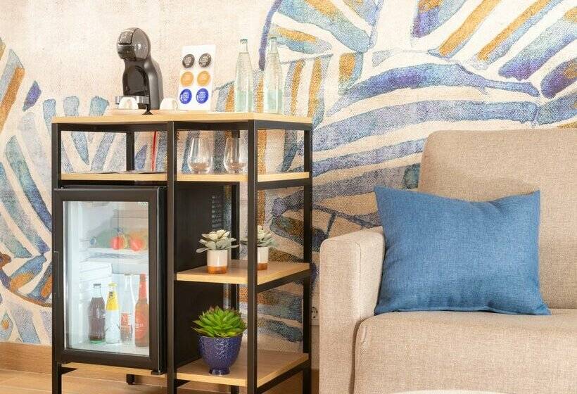 L'Azure Hotel 4* Sup