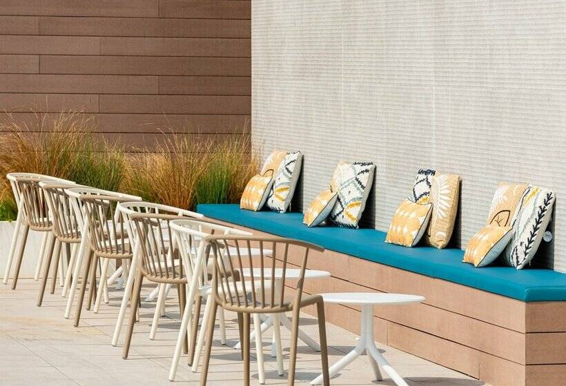 L'Azure Hotel 4* Sup