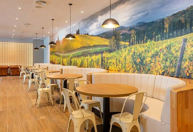 L'Azure Hotel 4* Sup