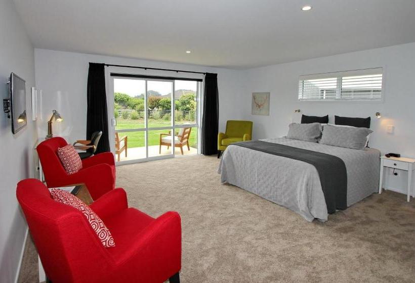 مبيت وإفطار Aotea Boutique Accommodation