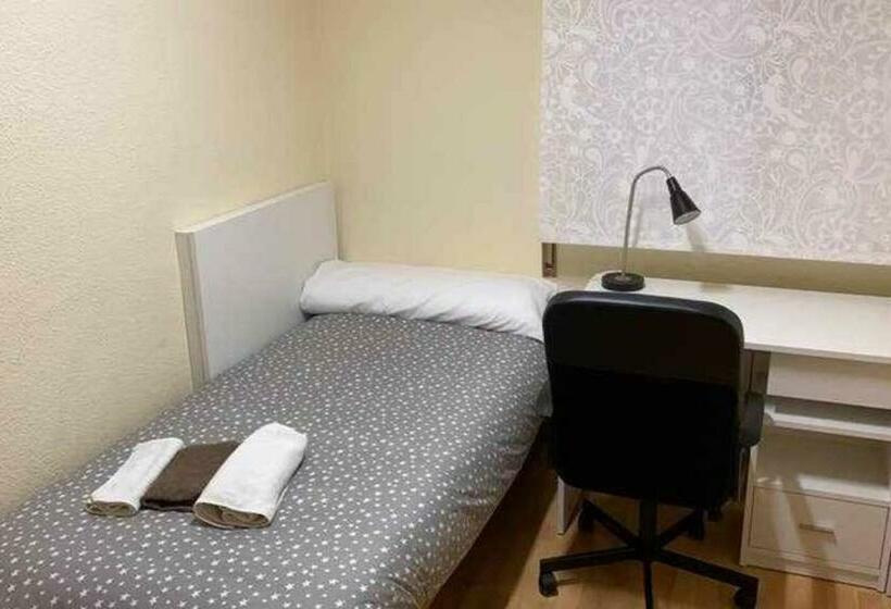 تختخواب و صبحانه Residencia 12 Octubre