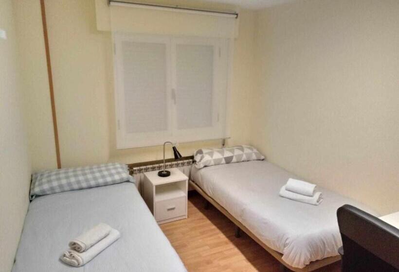 تختخواب و صبحانه Residencia 12 Octubre