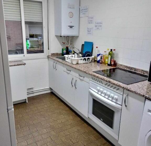 تختخواب و صبحانه Residencia 12 Octubre