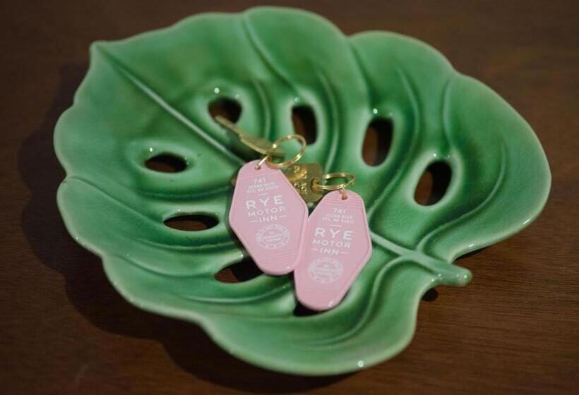 Rye Motor Inn   An Adults Only