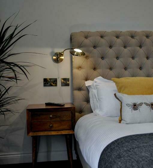 Upstairs At 33   Self Check In Boutique Accommodation In Worcester Centre