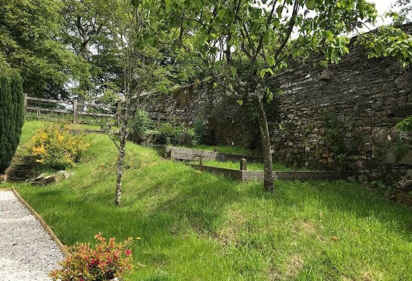 Bumble Bee Cottage