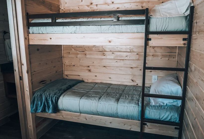 Хостел Powderhorn Lodging