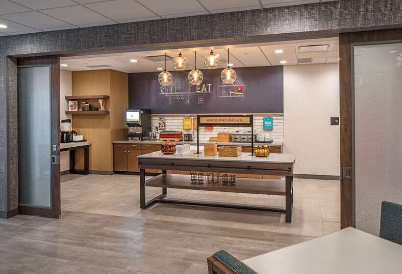 هتل Hampton Inn Hastings