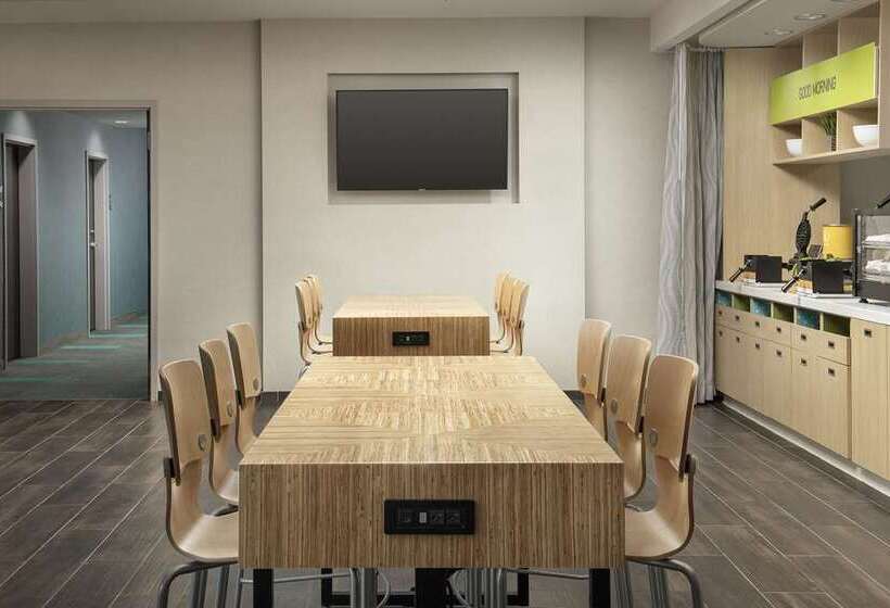 هتل Home2 Suites By Hilton Clovis Fresno Airport