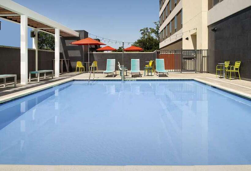 هتل Home2 Suites By Hilton Clovis Fresno Airport
