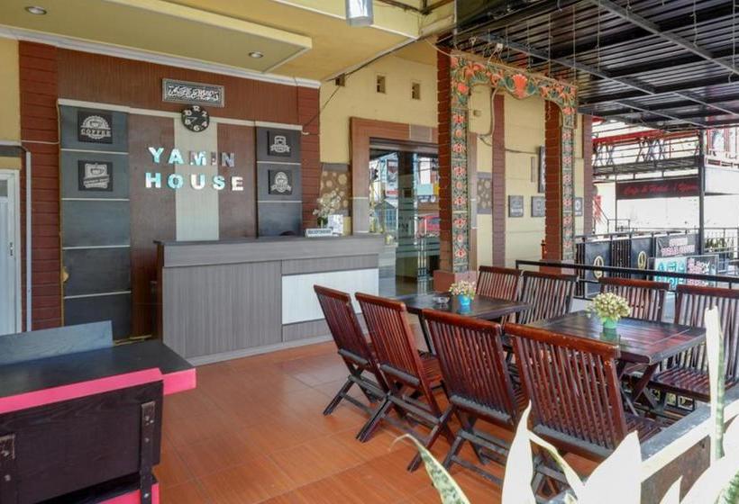 پانسیون Reddoorz Near Pantai Labombo