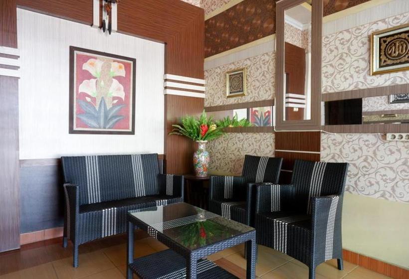 پانسیون Reddoorz Near Pantai Labombo