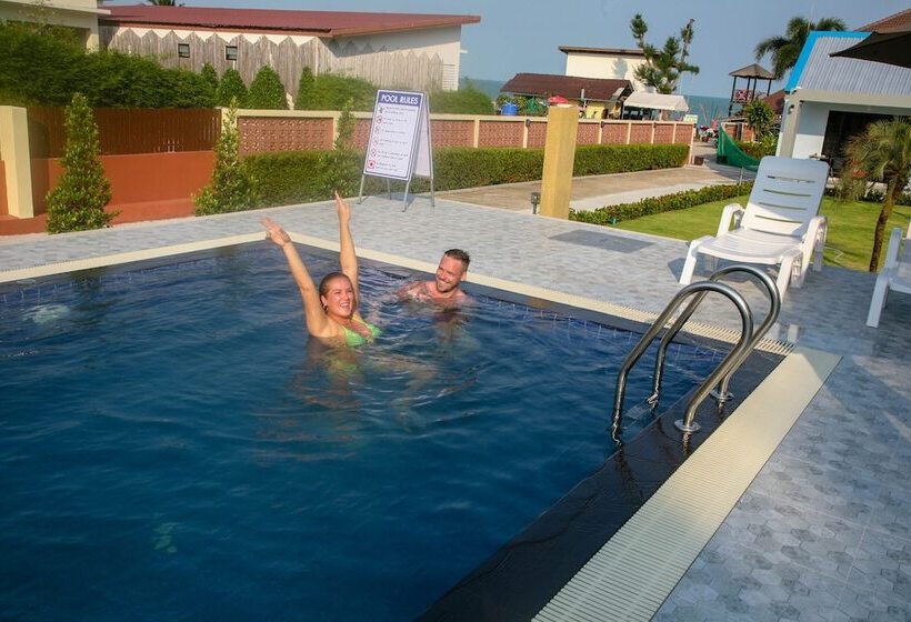 هتل Cc Beach Resort