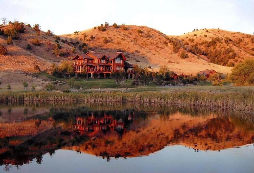 Отель Grey Cliffs Ranch