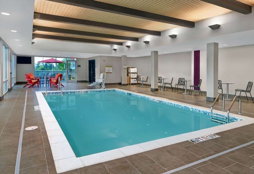 בית מלון כפרי Home2 Suites Asheville Airport