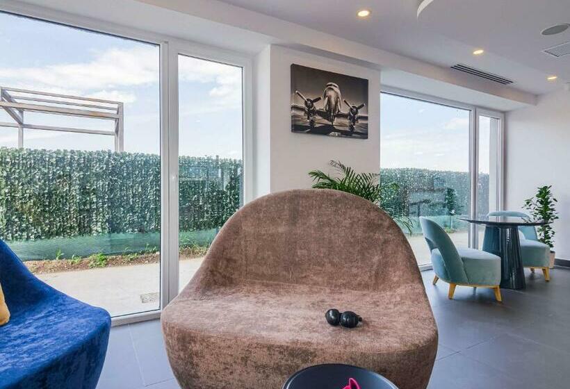 هتل Ibis Styles Bucharest Airport
