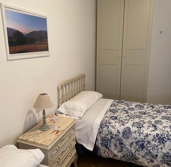 פנסיון Hostal Casiano Camarasa