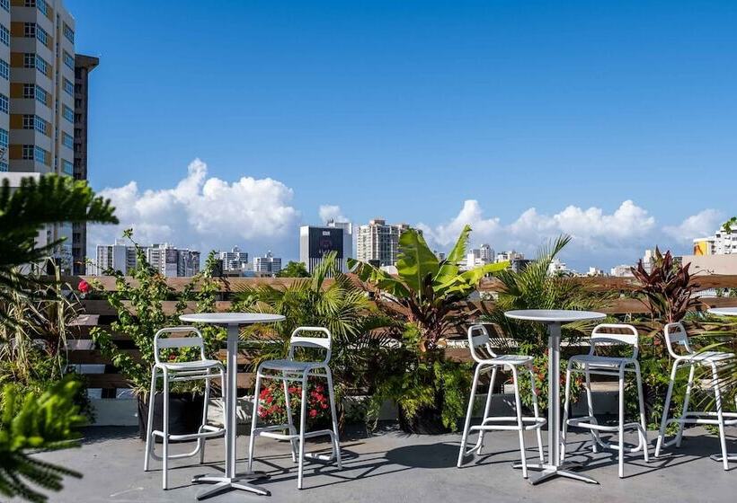 Santurcia Hostel   Adults Only