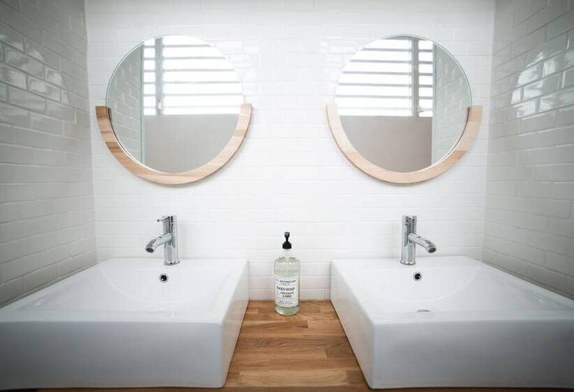 Santurcia Hostel   Adults Only