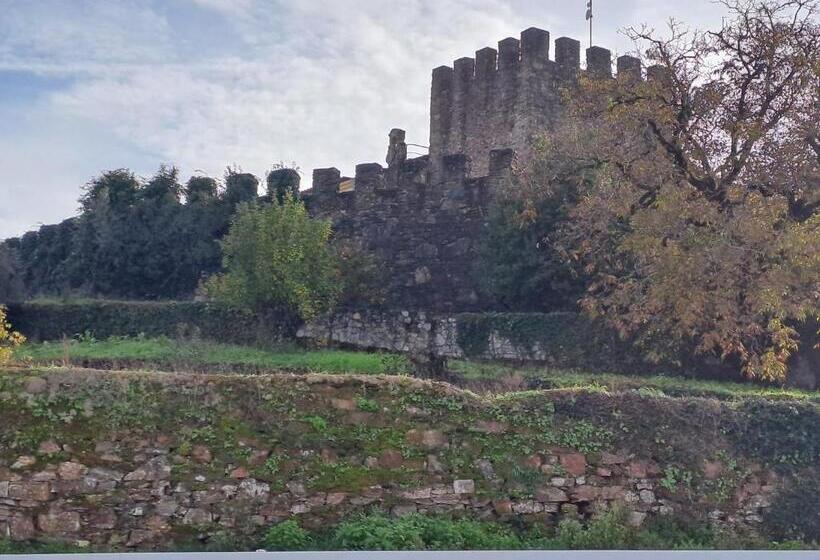 مبيت وإفطار Square