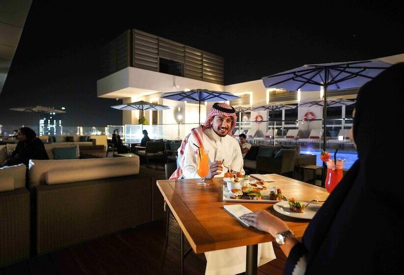 هتل Centro Corniche Al Khobar By Rotana