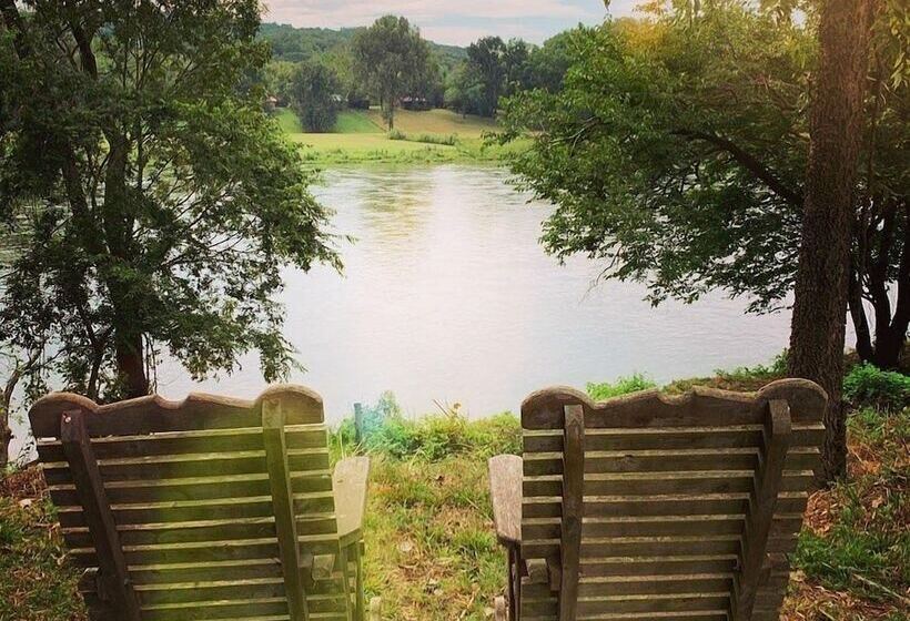 בית מלון כפרי Jack S White River Fishing Resort