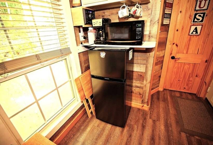 The Americana   Parker Creek Bend Cabins