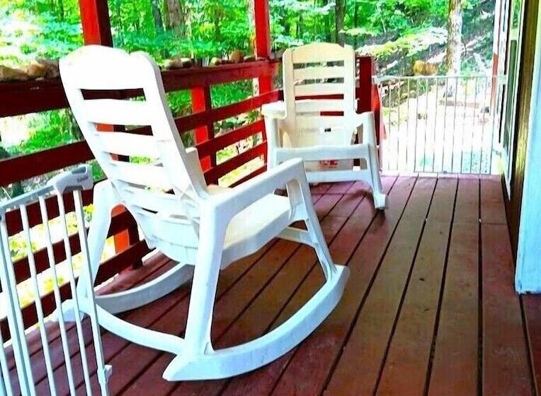 The Americana   Parker Creek Bend Cabins